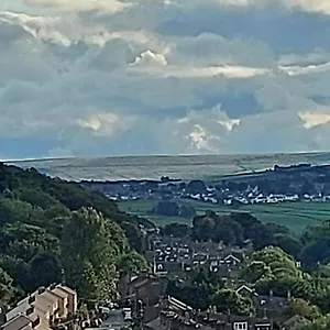 https://hazels-house.yorkshirehotels.net